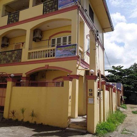 Julz Tropical Apartments โอลองกาโป ภายนอก รูปภาพ