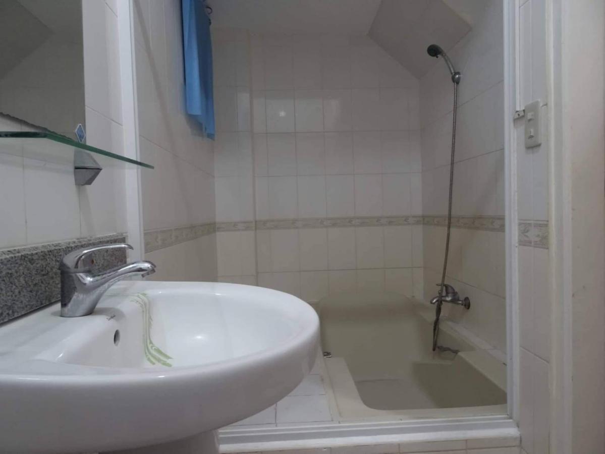 Julz Tropical Apartments โอลองกาโป ภายนอก รูปภาพ