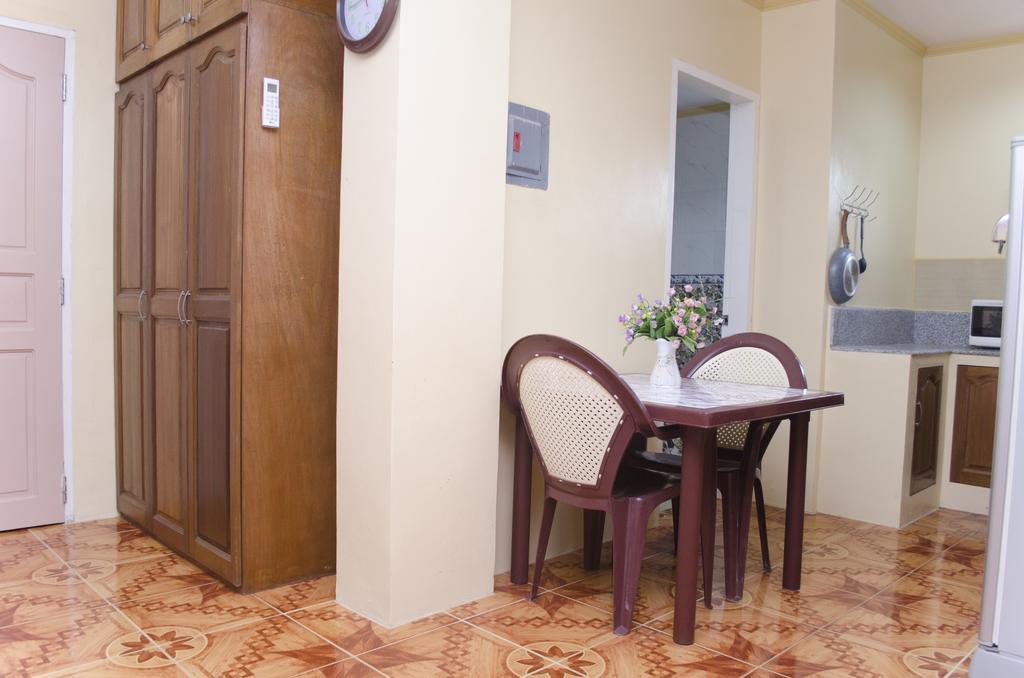 Julz Tropical Apartments โอลองกาโป ภายนอก รูปภาพ