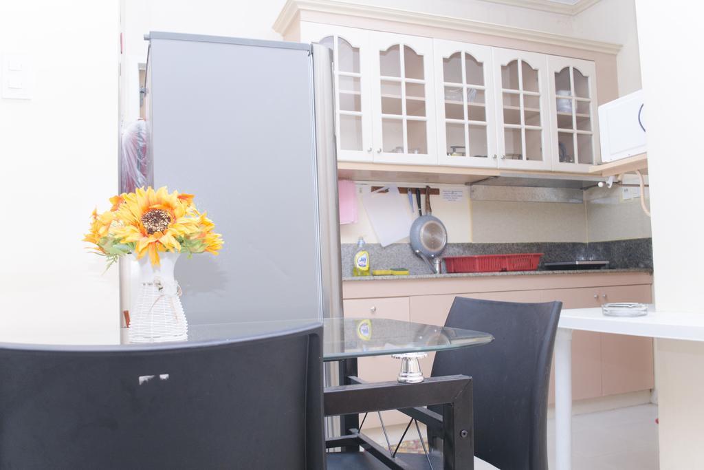 Julz Tropical Apartments โอลองกาโป ภายนอก รูปภาพ