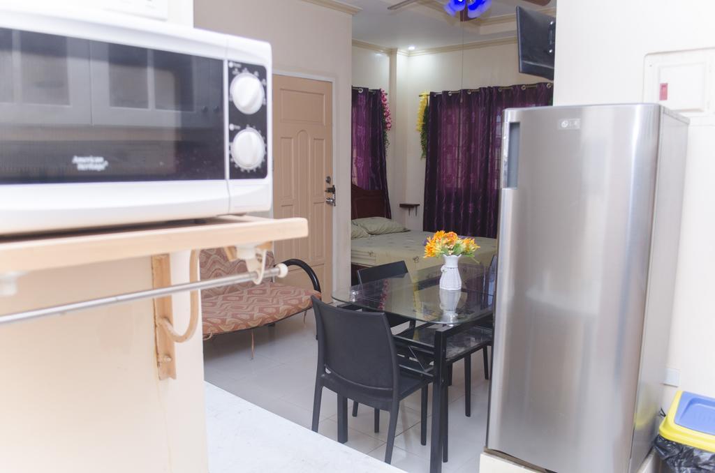 Julz Tropical Apartments โอลองกาโป ภายนอก รูปภาพ